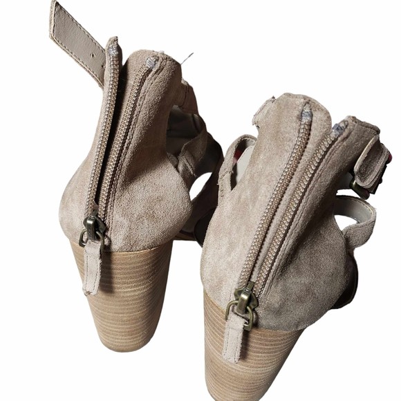 Hinge size 10M Gray Suede 4" Block Heeled Sandal - No Box - Picture 6 of 9